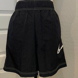 Nike Women's Loose Fit High Rise Shorts in Black/White - Size Medium, NWT (038)